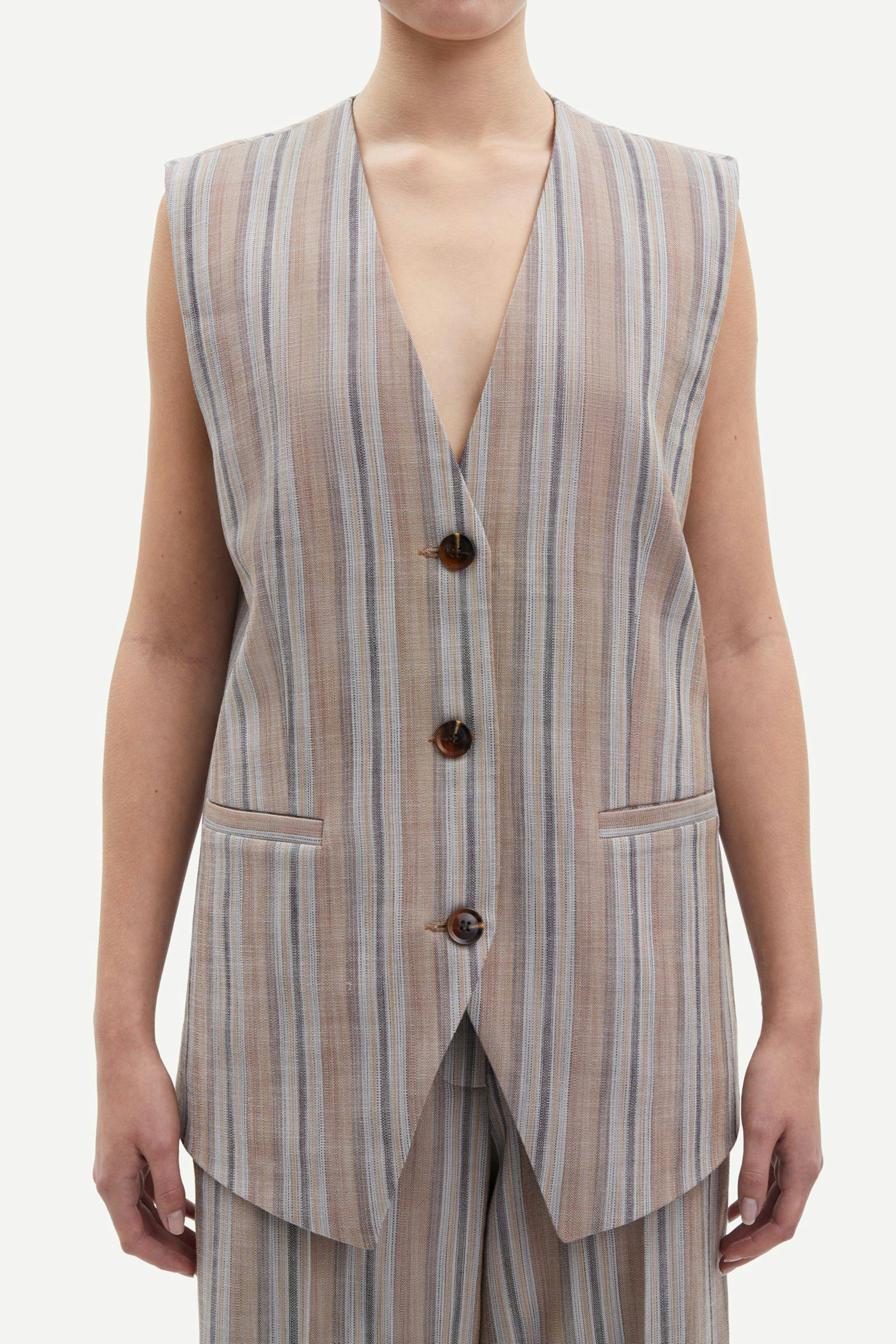 Saleni vest 14817 Lead Gray St.