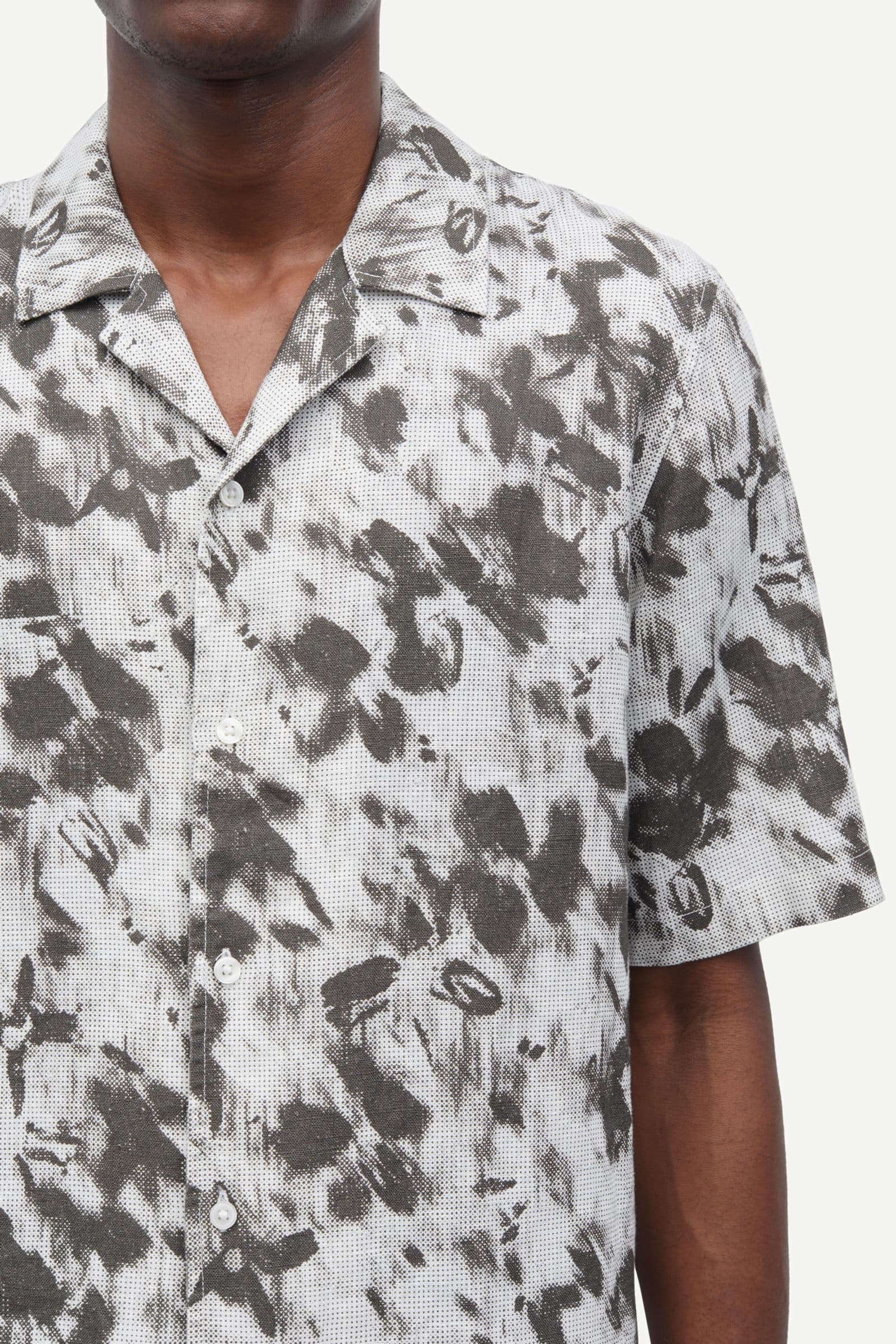 Oscar AX shirt 14329 Blurred Flower Beluga