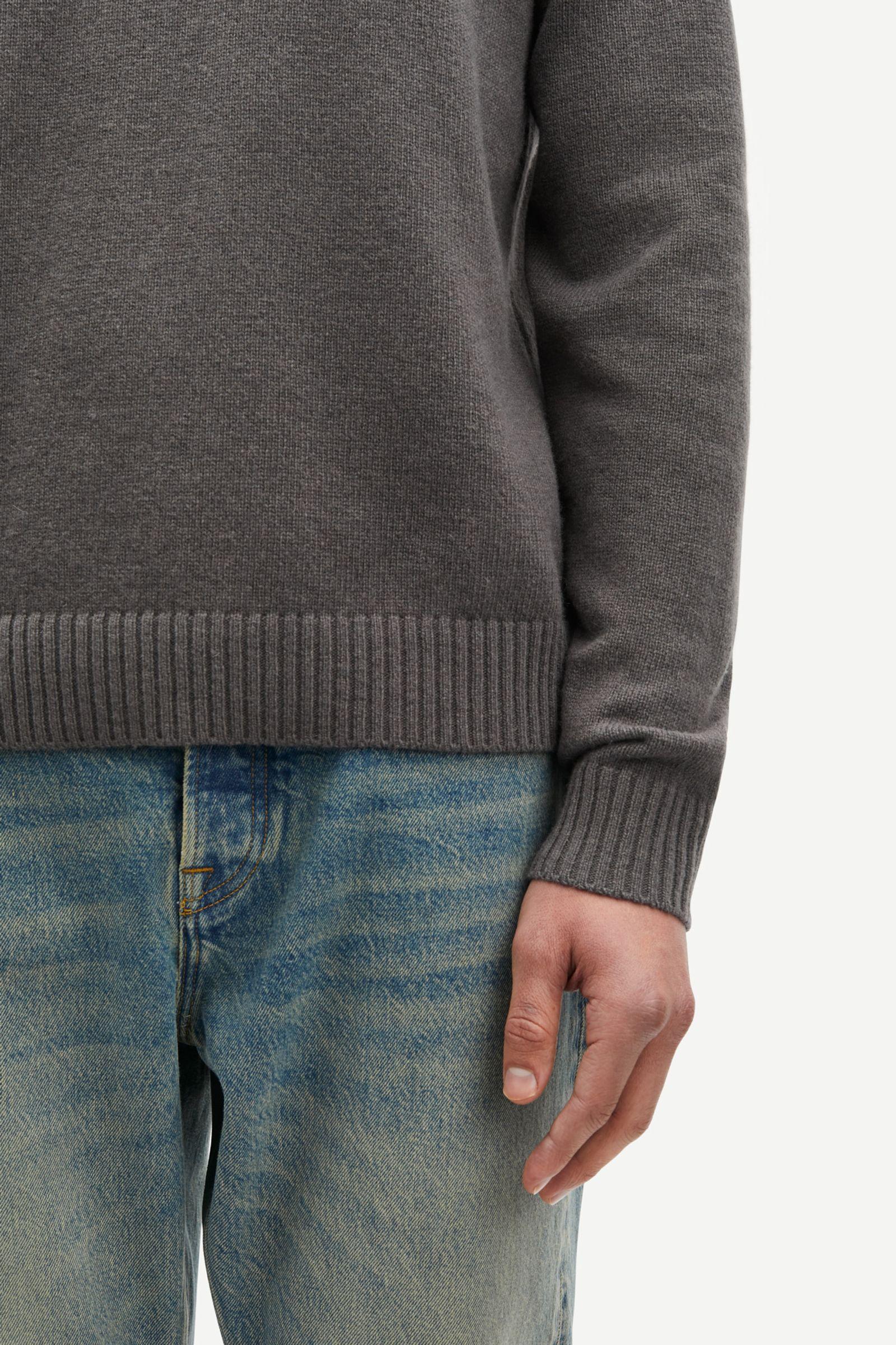 Sylli crew neck 132 Volcanic Ash