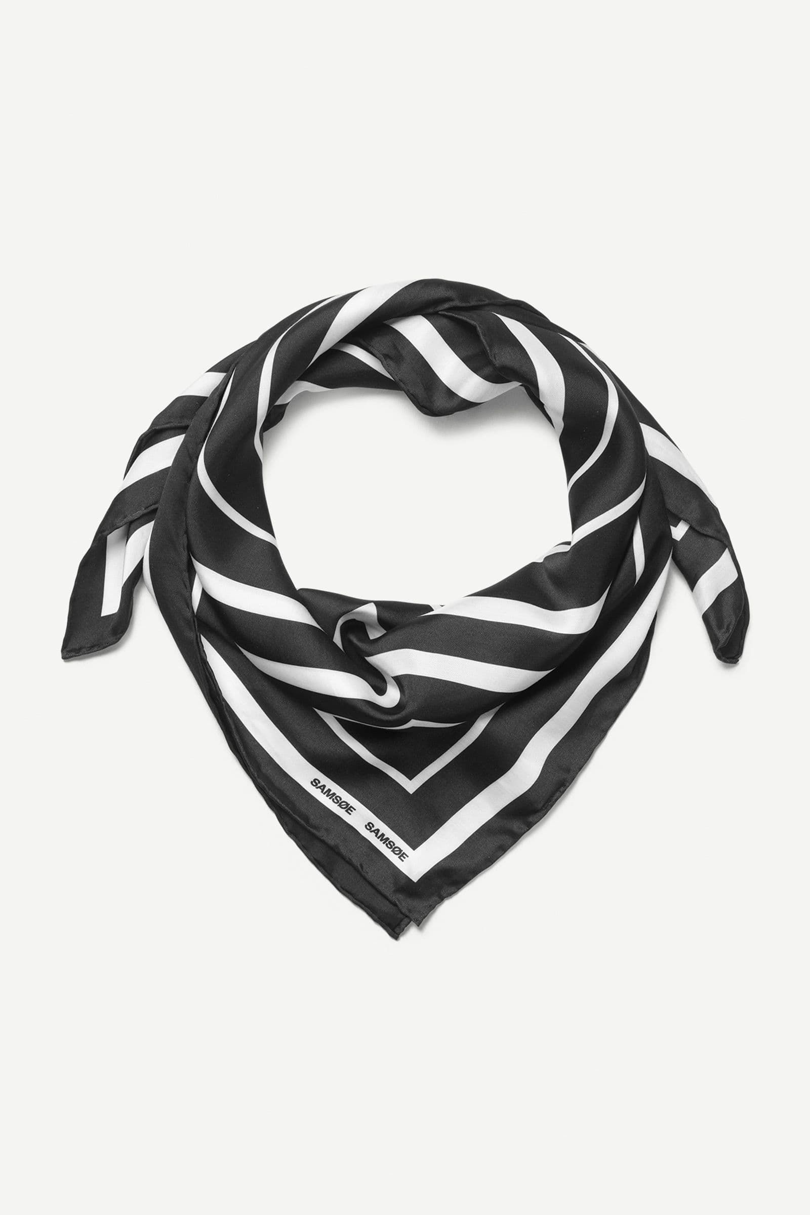 Sahailan scarf 15409 Off White Black St.