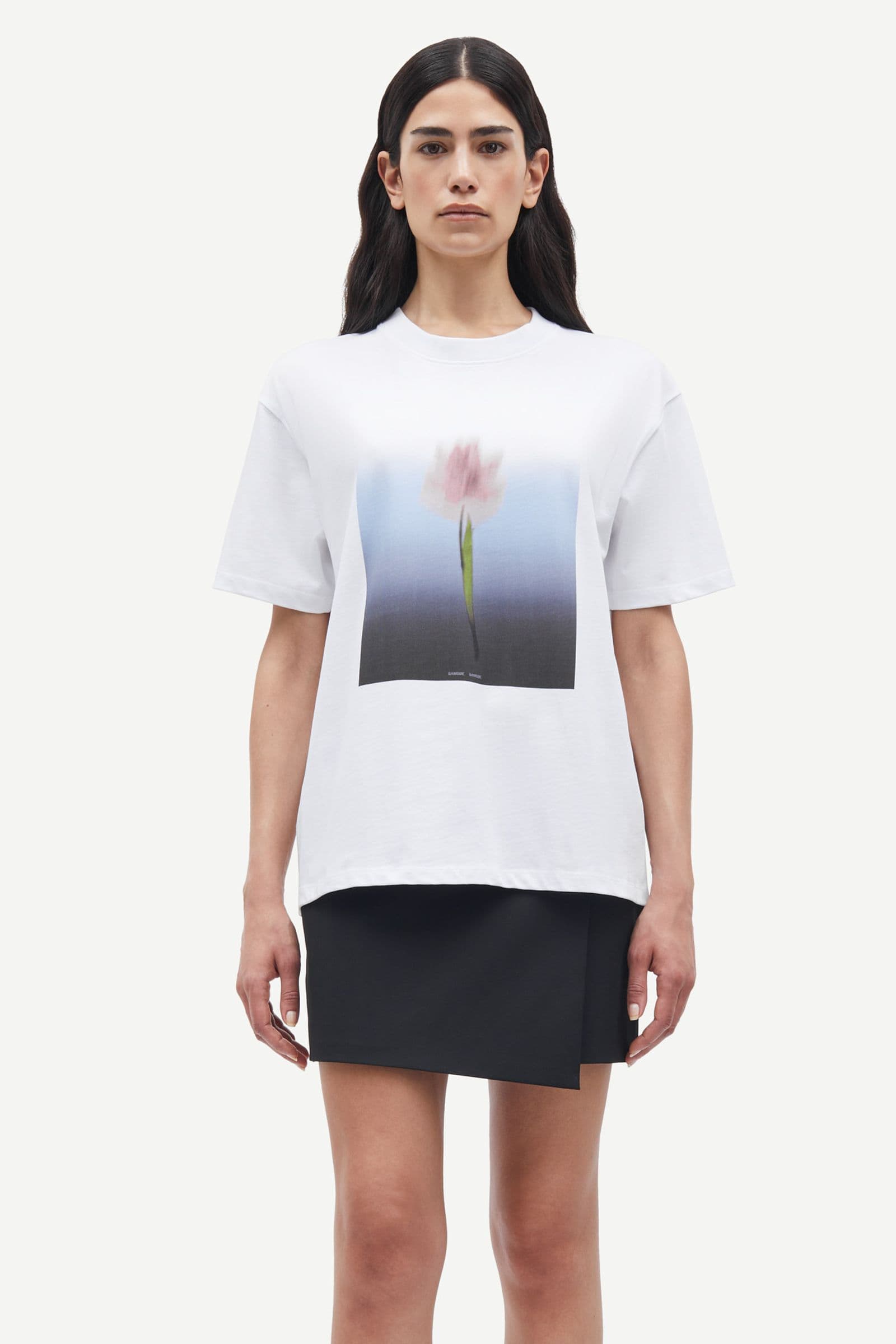 Saeira t-shirt 6024 Blurred Tulip White