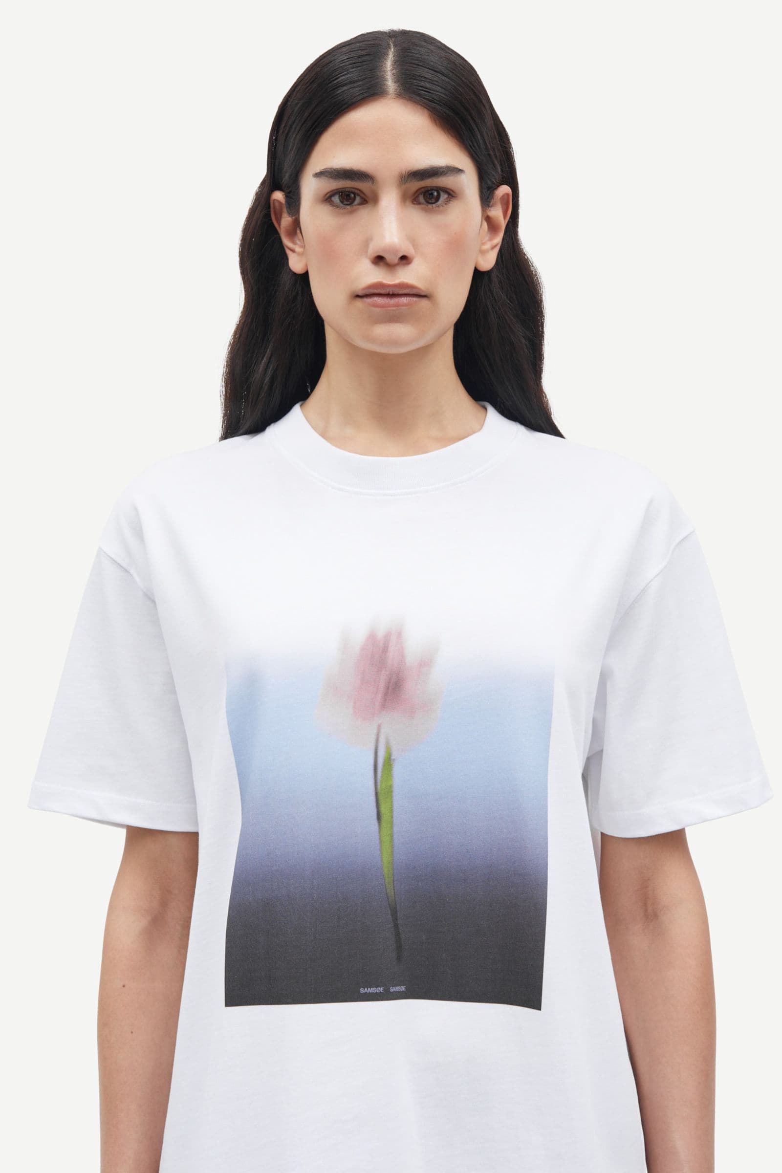 Saeira t-shirt 6024 Blurred Tulip White