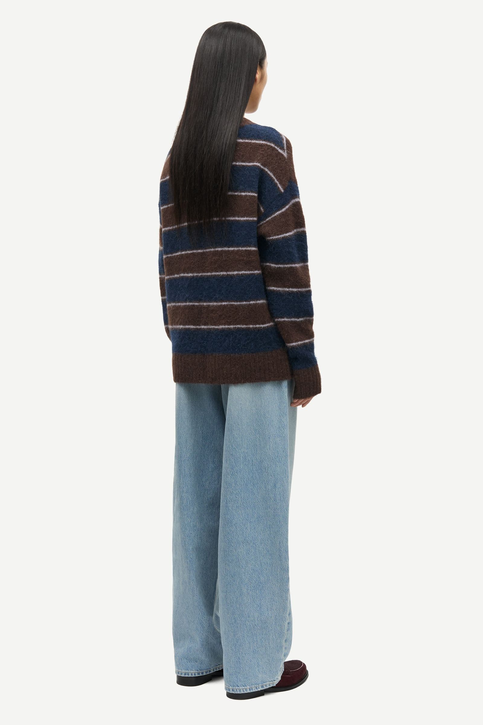 Sajeanne sweater 15425 Black Coffee St.