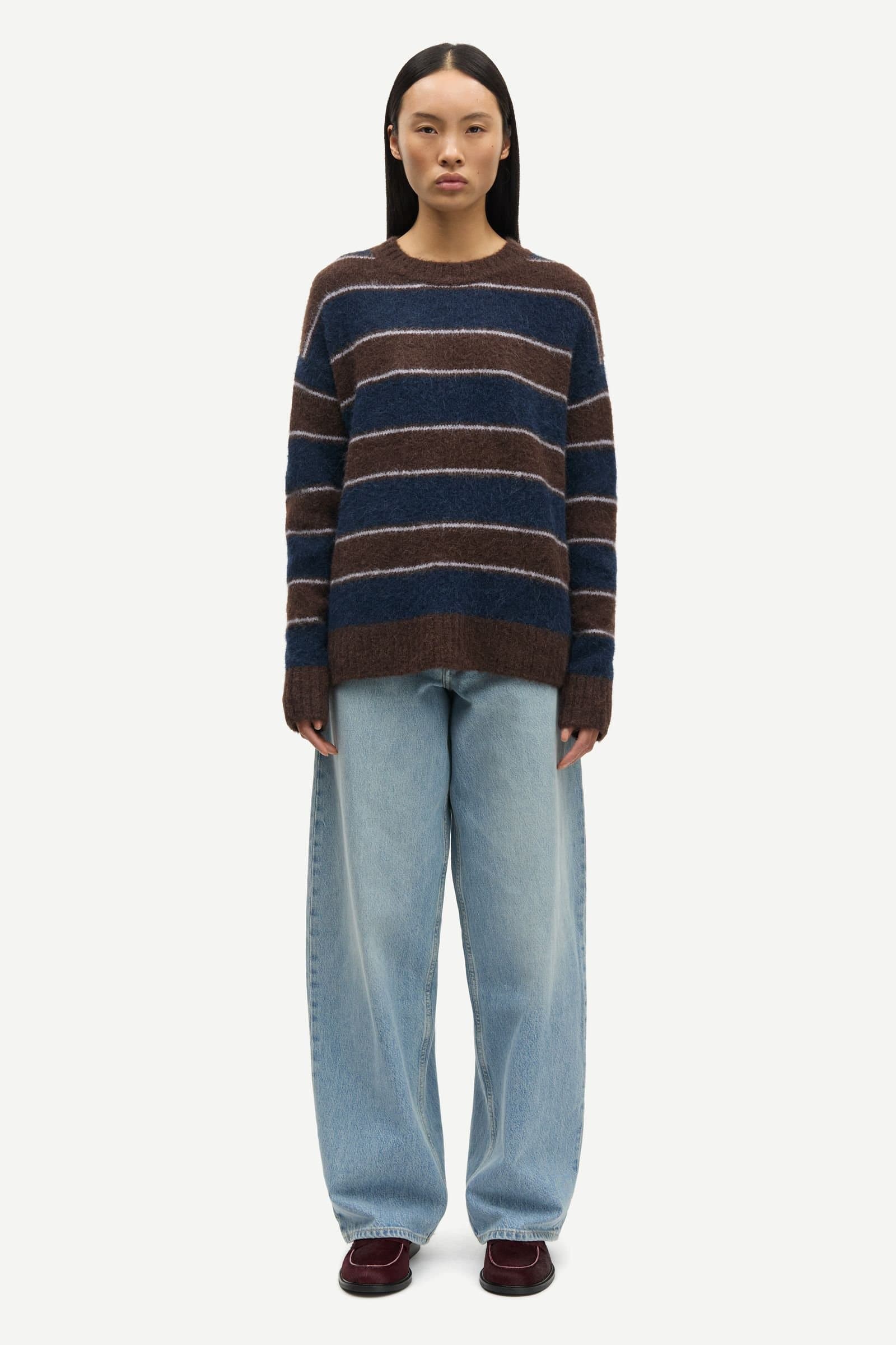 Sajeanne sweater 15425 Black Coffee St.