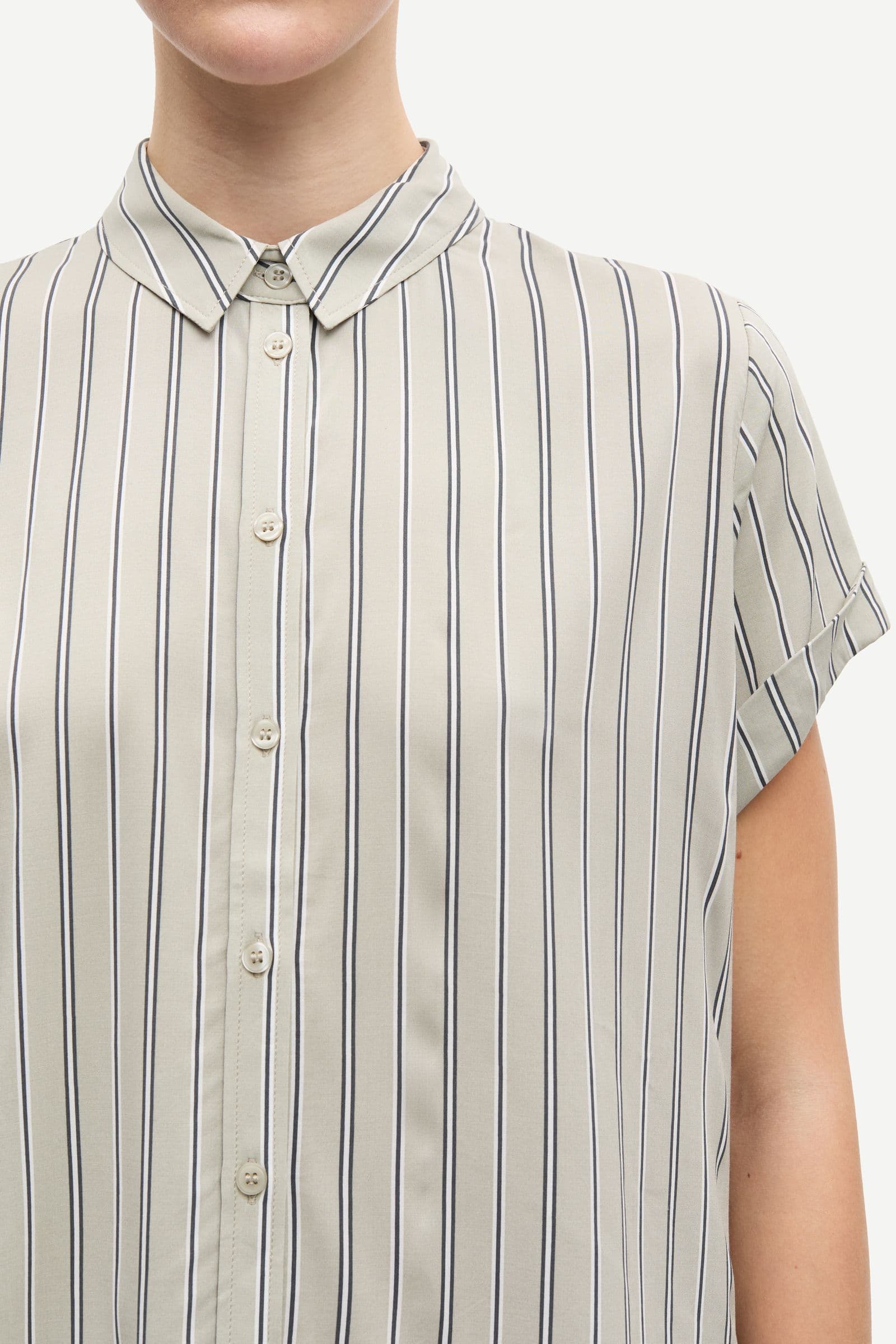 Majan ss shirt 9942 Alfalfa St.