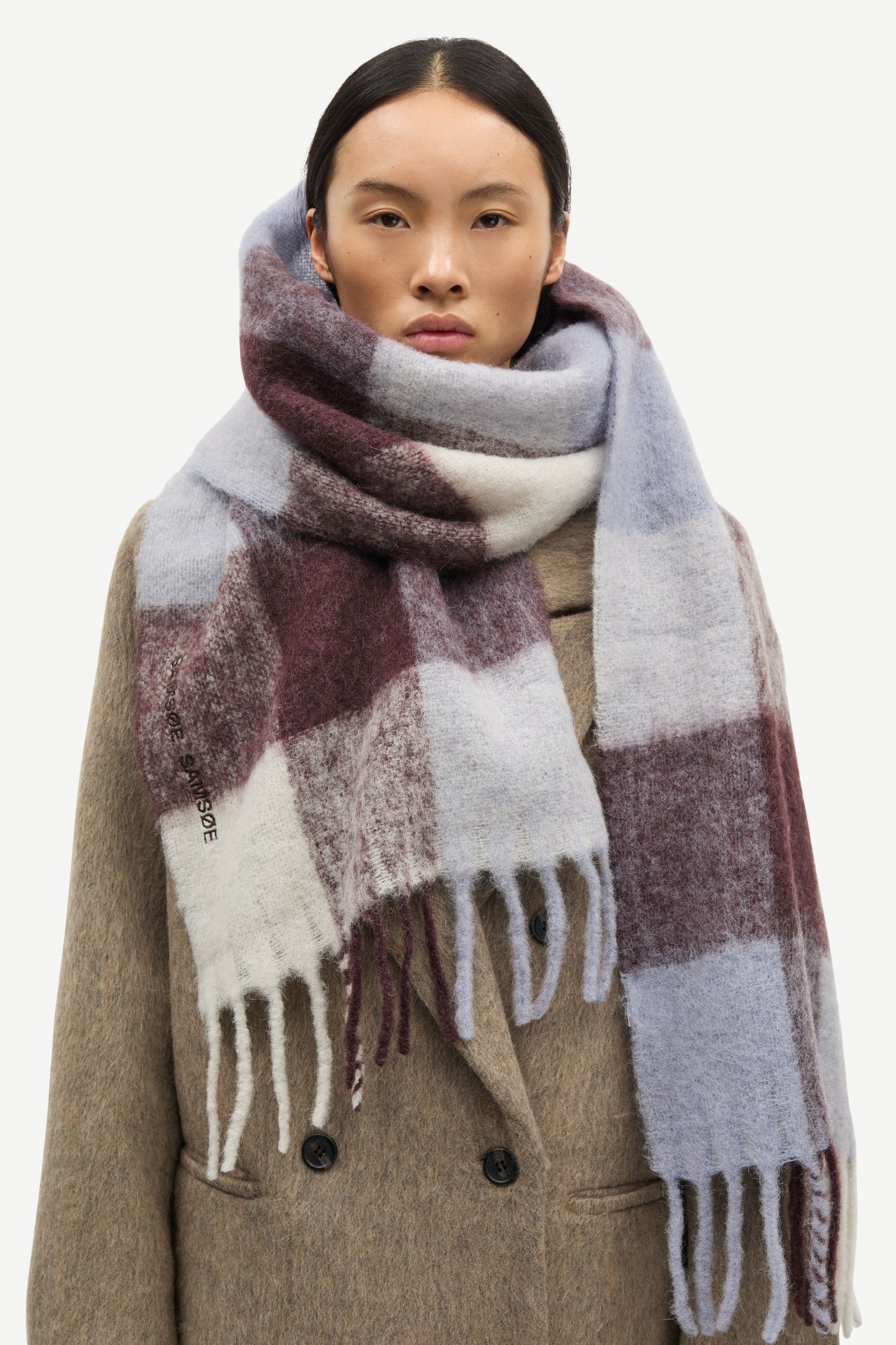 Alex scarf 14856 Wisteria Ch.