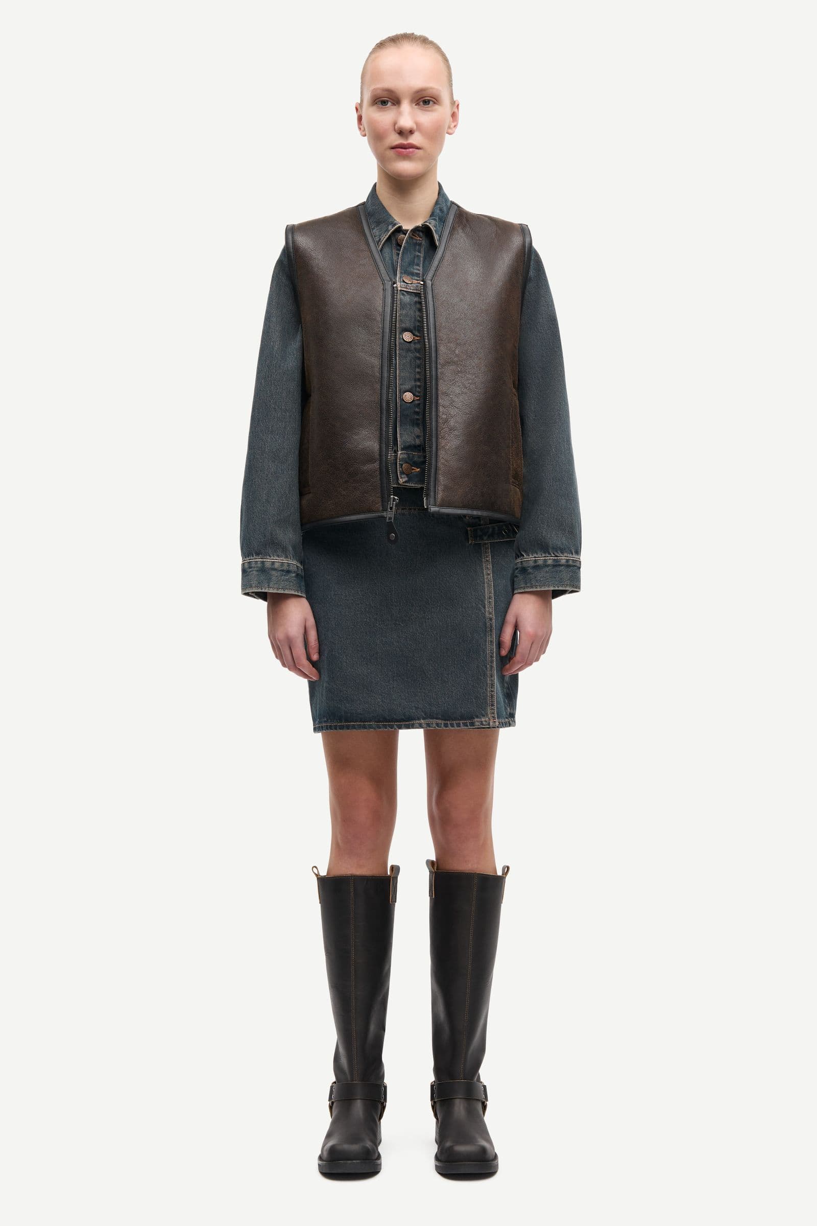 Safreya vest 15692 Dark brown crackled