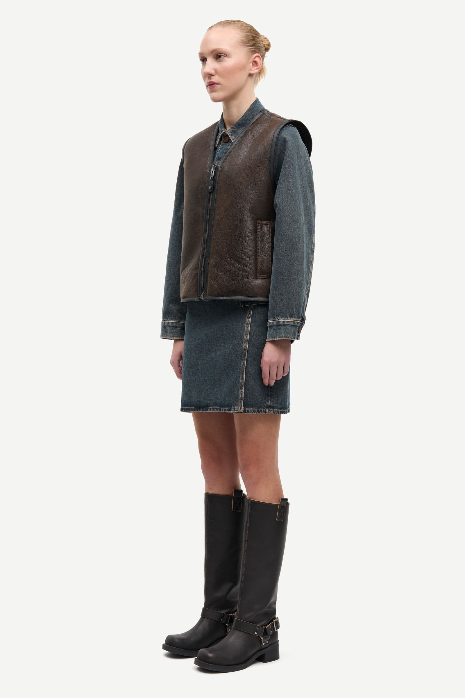 Safreya vest 15692 Dark brown crackled