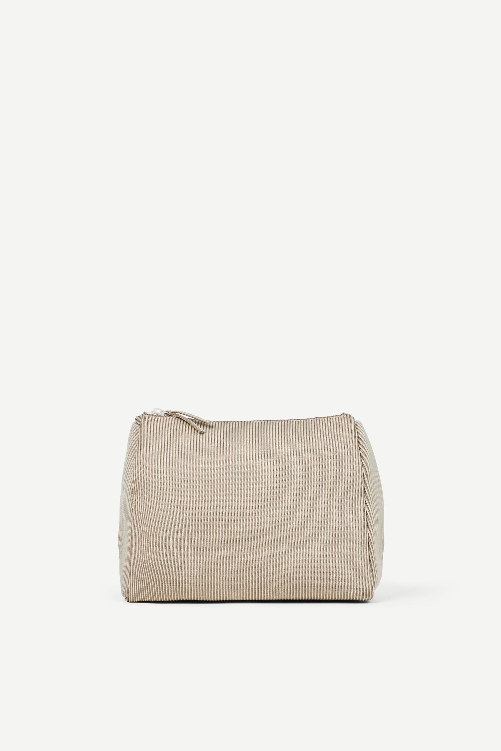 Samira pouch 15948 Silver Fern St.